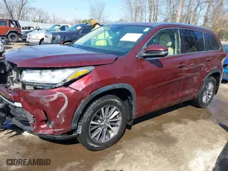 2018 Toyota Highlander SE with VIN 5TDJZRFH0JS862337, listed as a IAAI auction lot 41647653 with 84,656 mi miles. Bid and sale history available at carsss.com. Image 17.