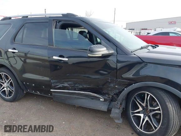 2011 Ford Explorer XLT with VIN 1FMHK7D86BGA01438, listed as a IAAI auction lot 41822223 with 207,521 mi miles and . Bid and sale history available at carsss.com. Image 6.