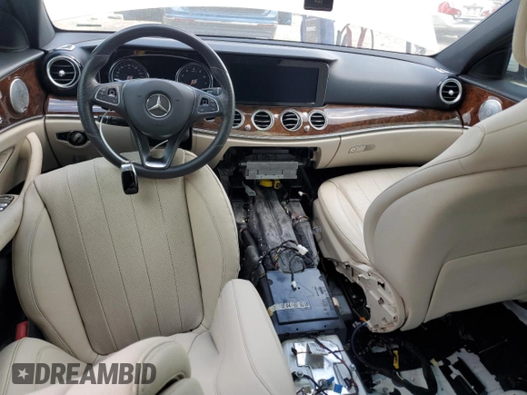 2017 Mercedes-Benz E 300 Luxury with VIN WDDZF4JB0HA010018, listed as a Copart auction lot 61529565 with Not provided miles and Salvage title. Bid and sale history available at DreamBid. Image 8.