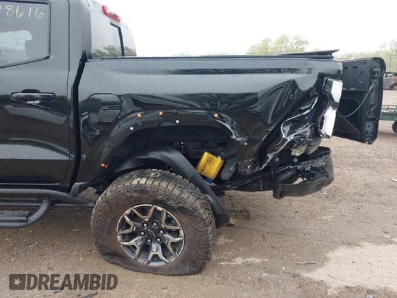2024 Chevrolet Colorado 4WD ZR2 with VIN 1GCPTFEK4R1270553, listed as a IAAI auction lot 42208616 with 3,700 mi miles and . Bid and sale history available at DreamBid. Image 17.