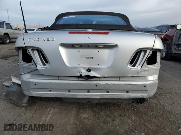 2001 Mercedes-Benz CLK 320/430 z VIN WDBLK70G51T092055, wystawiony jako Copart lot #38913294 z przebiegiem Nie podano mil oraz Nie do naprawy • Non repairable. Historia ofert i sprzedaży dostępna na DreamBid. Obrazek 6.