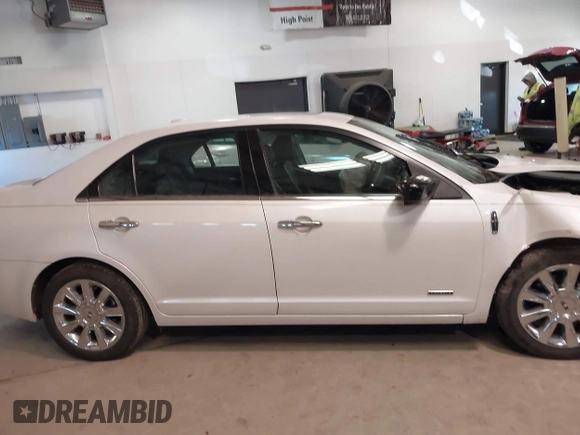 2012 Lincoln MKZ Hybrid with VIN 3LNDL2L38CR825066, listed as a IAAI auction lot 41288153 with 107,415 mi miles and . Bid and sale history available at DreamBid. Image 13.