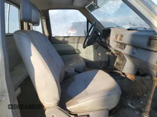 1984 Toyota Pickup z VIN JT4RN56S0E0003177, wystawiony jako Copart lot #48304385 z przebiegiem 117 297 mil mil oraz Szkoda całkowita • Salvage title. Historia ofert i sprzedaży dostępna na DreamBid. Obrazek 7.