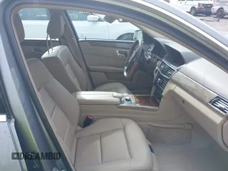 2011 Mercedes-Benz E 350 Luxury z VIN WDDHF8HB3BA291845, wystawiony jako IAAI lot #42173295 z przebiegiem 191 749 mil mil oraz . Historia ofert i sprzedaży dostępna na DreamBid. Obrazek 5.
