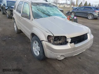 2007 Ford Escape Limited with VIN 1FMCU04137KC07416, listed as a IAAI auction lot 41452095 with 0 mi miles. Bid and sale history available at carsss.com. Image 1.