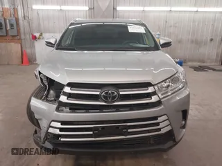 2019 Toyota Highlander SE with VIN 5TDJZRFH4KS612004, listed as a IAAI auction lot 42294935 with 47,603 mi miles and . Bid and sale history available at DreamBid. Image 13.