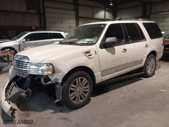 2007 Lincoln Navigator with VIN 5LMFU28517LJ02533, listed as a IAAI auction lot 41253859 with 130,930 mi miles. Bid and sale history available at carsss.com. Image 2.