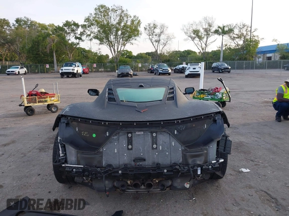 2023 Chevrolet Corvette 2LZ z VIN 1G1YE2D37P5601920, wystawiony jako IAAI lot #42228296 z przebiegiem 19 976 mil mil oraz . Historia ofert i sprzedaży dostępna na DreamBid. Obrazek 16.