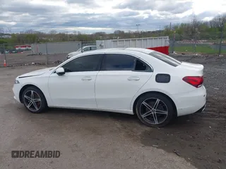 2019 Mercedes-Benz A 220 z VIN WDD3G4FB1KW030381, wystawiony jako IAAI lot #42050253 z przebiegiem 86 034 mil mil oraz . Historia ofert i sprzedaży dostępna na DreamBid. Obrazek 16.
