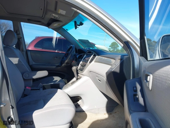 2007 Toyota Highlander w/3rd Row with VIN JTEDP21A070127160, listed as a IAAI auction lot 41298659 with 217,761 mi miles. Bid and sale history available at carsss.com. Image 5.