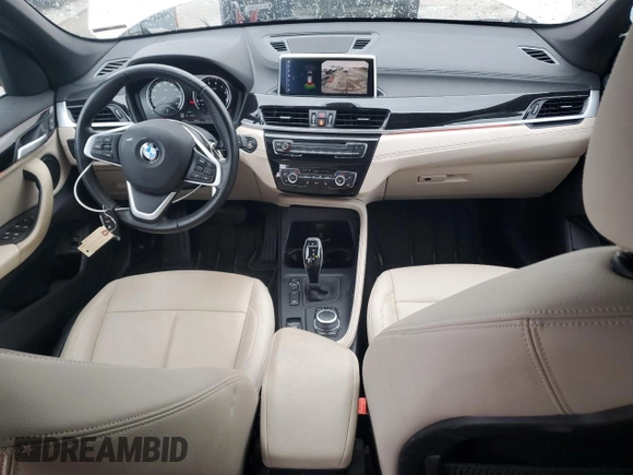 2021 BMW X1 xDrive28i z VIN WBXJG9C03M5U47126, wystawiony jako Copart lot #52113955 z przebiegiem 69 284 mil mil oraz Szkody całkowita. Historia ofert i sprzedaży dostępna na DreamBid. Obrazek 8.
