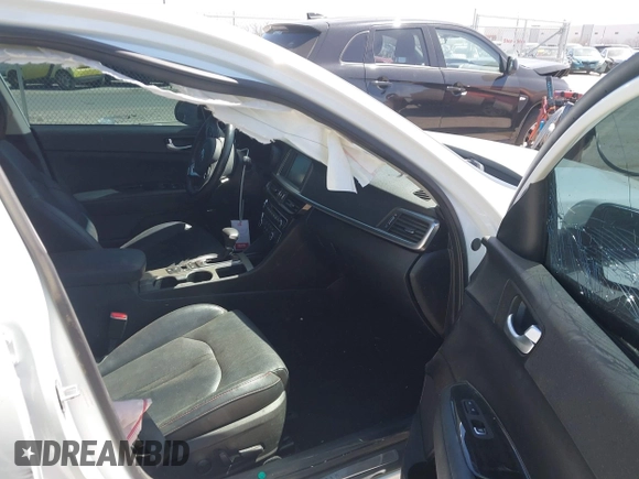 2017 Kia Optima SX with VIN 5XXGW4L25HG166929, listed as a IAAI auction lot 41837780 with 59,722 mi miles. Bid and sale history available at carsss.com. Image 5.
