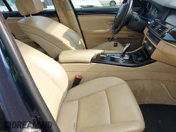 2012 BMW 5 Series 535i xDrive z VIN WBAFU7C55CDU57265, wystawiony jako IAAI lot #42410367 z przebiegiem 265 623 mil mil oraz . Historia ofert i sprzedaży dostępna na DreamBid. Obrazek 5.