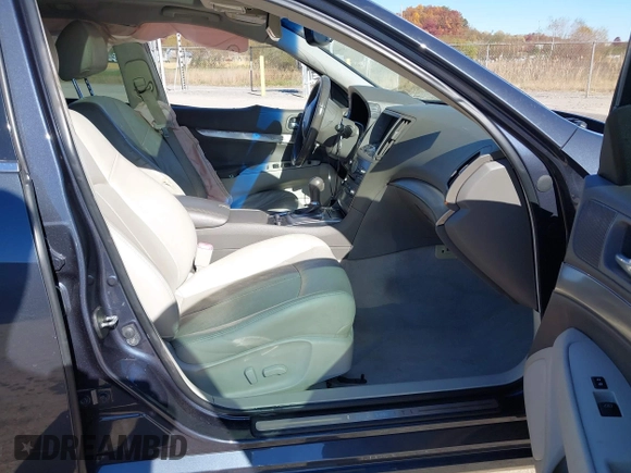 2011 Infiniti G25 x z VIN JN1DV6ARXBM451986, wystawiony jako IAAI lot #40671320 z przebiegiem 151 379 mil mil oraz . Historia ofert i sprzedaży dostępna na DreamBid. Obrazek 5.