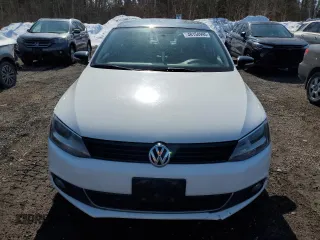 2013 Volkswagen Jetta TDI w/Premium/Nav with VIN 3VWLL7AJ0DM452664, listed as a Copart auction lot 48154995 with 141,225 mi miles and Clean title. Bid and sale history available at DreamBid. Image 5.
