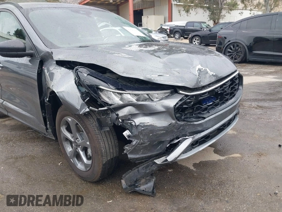 2024 Ford Escape ST-Line with VIN 1FMCU0MN8RUA55384, listed as a IAAI auction lot 41893426 with 5,650 mi miles and . Bid and sale history available at DreamBid. Image 6.