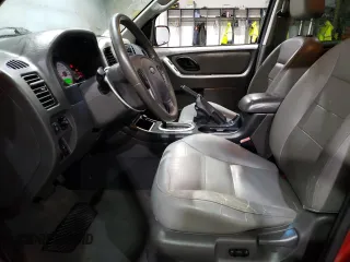 2007 Ford Escape XLT с VIN 1FMYU93187KB34734, выставлен на аукционе Copart как лот 71802694 с пробегом 197 644 миль миль и Списание • Salvage title. История ставок и продаж доступна на DreamBid. Изображение 7.
