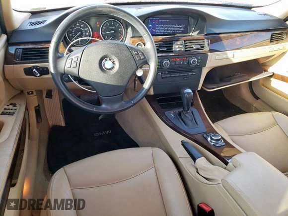 2011 BMW 3 Series 328i z VIN WBAPH5C57BA447804, wystawiony jako Copart lot #60619365 z przebiegiem 85 105 mil mil oraz Czysty tytuł • Clean title. Historia ofert i sprzedaży dostępna na DreamBid. Obrazek 8.