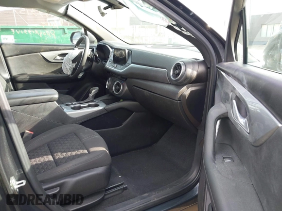 2020 Chevrolet Blazer LT z VIN 3GNKBBRA9LS595817, wystawiony jako IAAI lot #41833151 z przebiegiem 104 486 mil mil oraz . Historia ofert i sprzedaży dostępna na DreamBid. Obrazek 5.