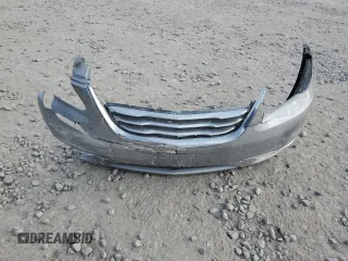2014 Chrysler 200 LX z VIN 1C3CCBABXEN125294, wystawiony jako Copart lot #42043745 z przebiegiem 159 032 mil mil oraz Szkoda całkowita • Salvage title. Historia ofert i sprzedaży dostępna na DreamBid. Obrazek 12.