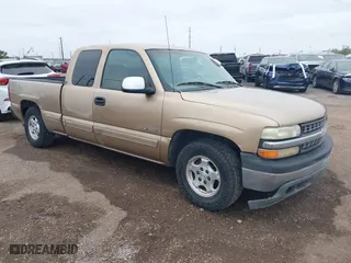 2000 Chevrolet Silverado 1500 LS with VIN 2GCEC19TXY1201498, listed as a IAAI auction lot 41576171 with 244,959 mi miles. Bid and sale history available at carsss.com. Image 1.