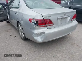 2005 Lexus ES 350 with VIN JTHBA30G855112252, listed as a IAAI auction lot 42038835 with 194,568 mi miles and . Bid and sale history available at carsss.com. Image 6.