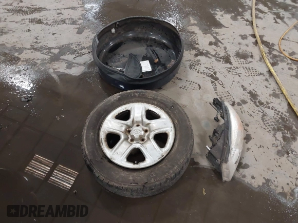 2006 Toyota RAV4 with VIN JTMZD33V165010620, listed as a IAAI auction lot 41499778 with Not Provided miles and . Bid and sale history available at DreamBid. Image 12.