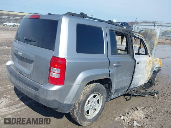 2016 Jeep Patriot Sport with VIN 1C4NJRBB6GD691544, listed as a IAAI auction lot 41779250 with Not Provided miles and . Bid and sale history available at carsss.com. Image 4.