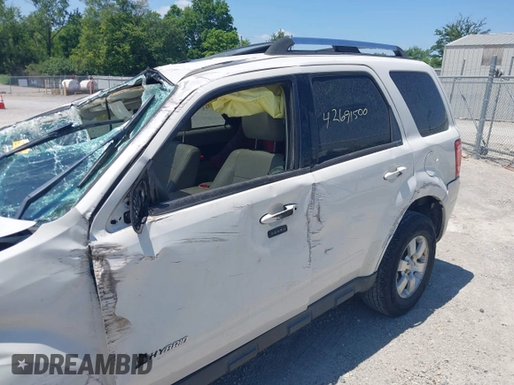 2010 Ford Escape Hybrid with VIN 1FMCU4K35AKB02976, listed as a IAAI auction lot 42691500 with Not provided miles and . Bid and sale history available at DreamBid. Image 14.