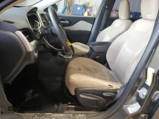 2015 Jeep Cherokee Sport z VIN 1C4PJLAB8FW535841, wystawiony jako Copart lot #49649495 z przebiegiem 157 360 mil mil oraz Szkoda całkowita • Salvage title. Historia ofert i sprzedaży dostępna na DreamBid. Obrazek 7.