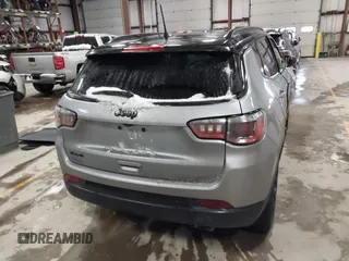 2022 Jeep Compass Latitude with VIN 3C4NJDBB3NT186152, listed as a IAAI auction lot 41402923 with 30,443 mi miles and . Bid and sale history available at DreamBid. Image 16.