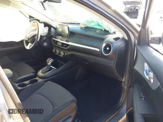 2024 Kia Forte LXS with VIN 3KPF24ADXRE802833, listed as a IAAI auction lot 42059433 with 9,734 mi miles and . Bid and sale history available at DreamBid. Image 5.