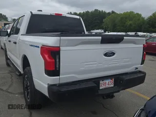 2022 Ford F-150 Lightning Pro z VIN 1FTVW1EL5NWG14804, wystawiony jako IAAI lot #42408956 z przebiegiem 39 033 mil mil oraz . Historia ofert i sprzedaży dostępna na DreamBid. Obrazek 1.