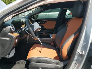 2022 Mercedes-Benz C 300 z VIN W1KAF4HB3NR047063, wystawiony jako Copart lot #57001265 z przebiegiem Nie podano mil oraz Szkoda całkowita • Salvage title. Historia ofert i sprzedaży dostępna na DreamBid. Obrazek 7.