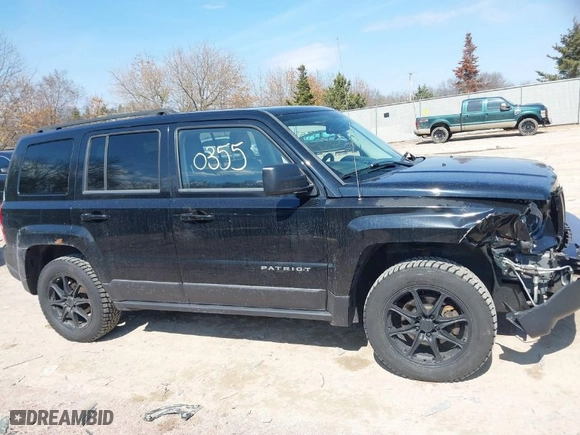 2014 Jeep Patriot Latitude with VIN 1C4NJRFB5ED716716, listed as a IAAI auction lot 41900355 with 155,247 mi miles. Bid and sale history available at carsss.com. Image 13.