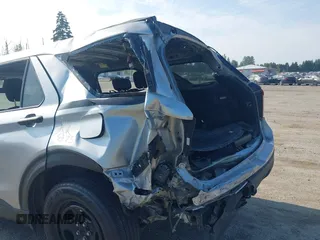 2020 Ford Police Interceptor z VIN 1FM5K8AC1LGC94166, wystawiony jako IAAI lot #42526680 z przebiegiem Nie podano mil oraz . Historia ofert i sprzedaży dostępna na DreamBid. Obrazek 6.