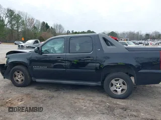 2007 Chevrolet Avalanche 1LT with VIN 3GNEC12077G137899, listed as a IAAI auction lot 41526144 with 245,890 mi miles and . Bid and sale history available at DreamBid. Image 14.