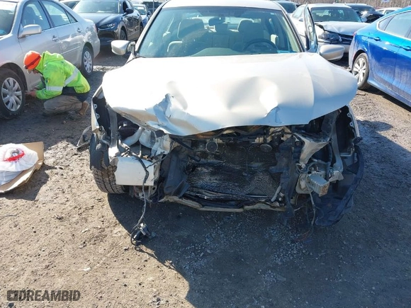 2013 Honda Accord Sdn LX with VIN 1HGCR2F30DA093362, listed as a IAAI auction lot 41776253 with 108,479 mi miles. Bid and sale history available at carsss.com. Image 6.