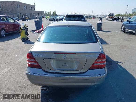 2006 Mercedes-Benz C 230 Sport with VIN WDBRF52H76A852501, listed as a IAAI auction lot 42637312 with 250,314 mi miles and . Bid and sale history available at DreamBid. Image 16.
