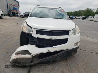2012 Chevrolet Traverse LS z VIN 1GNKRFEDXCJ143055, wystawiony jako Copart lot #56139025 z przebiegiem 243 496 mil mil oraz Szkoda całkowita • Salvage title. Historia ofert i sprzedaży dostępna na DreamBid. Obrazek 5.