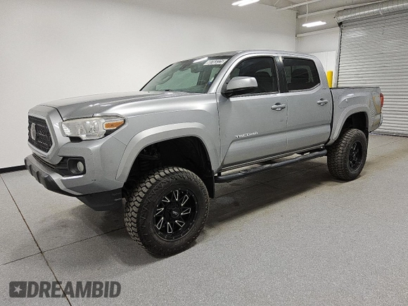 2020 Toyota Tacoma SR5 z VIN 5TFAZ5CN9LX089772, wystawiony jako Copart lot #60783225 z przebiegiem 59 592 mil mil oraz Czysty tytuł • Clean title. Historia ofert i sprzedaży dostępna na DreamBid. Obrazek 1.