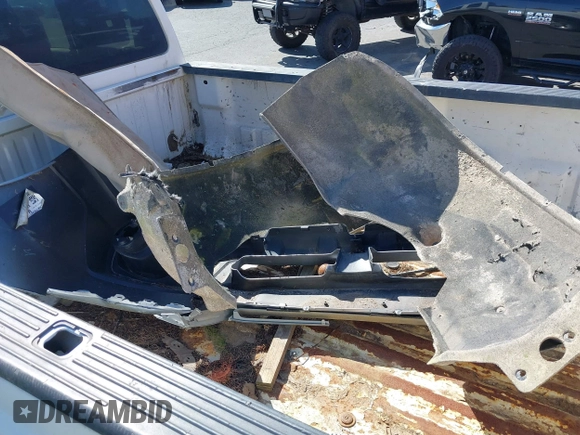 2014 Ford F-250 XL with VIN 1FT7X2B60EEB08149, listed as a IAAI auction lot 37607954 with Not provided miles and . Bid and sale history available at DreamBid. Image 12.