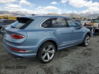 2022 Bentley Bentayga V8 z VIN SJAAM2ZV9NC016403, wystawiony jako Copart lot #51584975 z przebiegiem 4 462 mil mil oraz Szkoda całkowita • Salvage title. Historia ofert i sprzedaży dostępna na DreamBid. Obrazek 3.