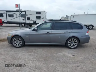 2011 BMW 3 Series 328i xDrive with VIN WBAUU3C55BA542381, listed as a IAAI auction lot 42434842 with 173,946 mi miles and . Bid and sale history available at DreamBid. Image 14.