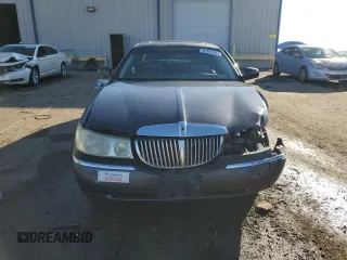 2002 Lincoln Town Car Signature z VIN 1LNHM82W02Y611525, wystawiony jako Copart lot #81514784 z przebiegiem 123 140 mil mil oraz Szkoda całkowita • Salvage title. Historia ofert i sprzedaży dostępna na DreamBid. Obrazek 5.