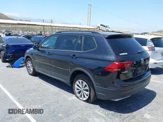 2019 Volkswagen Tiguan S с VIN 3VV1B7AX0KM027381, выставлен на аукционе IAAI как лот 42332275 с пробегом 48 632 миль миль и . История ставок и продаж доступна на DreamBid. Изображение 3.