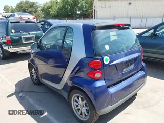 2008 Smart fortwo Pure z VIN WMEEJ31X38K195867, wystawiony jako IAAI lot #42596180 z przebiegiem 53 634 mil mil oraz . Historia ofert i sprzedaży dostępna na DreamBid. Obrazek 3.