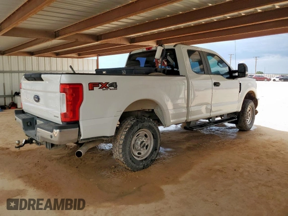 2018 Ford F-250 XL with VIN 1FT7X2B68JEB42253, listed as a Copart auction lot 62871265 with 194,846 mi miles and Clean title. Bid and sale history available at DreamBid. Image 3.