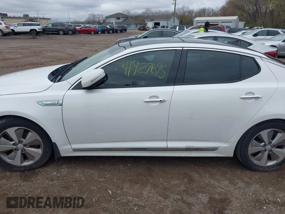 2016 Kia Optima EX z VIN KNAGN4AD4G5099411, wystawiony jako IAAI lot #41927695 z przebiegiem 124 200 mil mil oraz . Historia ofert i sprzedaży dostępna na DreamBid. Obrazek 14.
