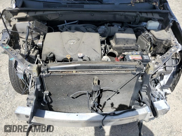 2018 Toyota Highlander SE with VIN 5TDJZRFH1JS523764, listed as a Copart auction lot 58576615 with 55,313 mi miles and Salvage title. Bid and sale history available at DreamBid. Image 12.